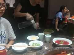 -红九格老火锅(三峡广场店)