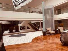 -上海滴水湖皇冠假日酒店