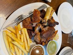 -Chom Cafe and Restaurant