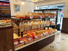 -红宝石·鲜奶小方·海派西点房(南丹店)