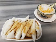 腩汁猪肠粉-芬芳甜品(同福路店)