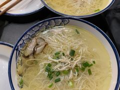 鸡汤银丝面-二孃鸡爪爪(东风路总店)