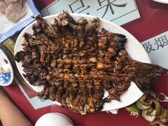 烤虹鳟-回头客餐厅·家的味道农家菜·虹鳟鱼·铁锅炖(雁栖湖店)