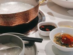 -洪氏嗨捞·广东猪肚鸡·椰子鸡火锅(西咸万象城店)