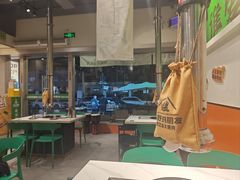 -山野的朋友露营炭火烤肉