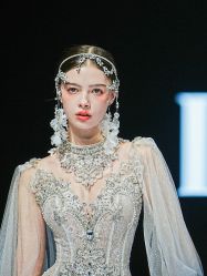 -Renee芮亦婚纱(原丽莎)
