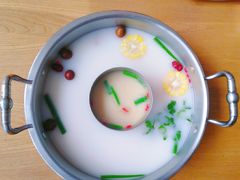 豆浆锅底-江小渔鲜鱼火锅(冠亚星城店)