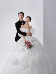 -至臻微拉婚纱摄影