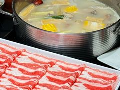 -鲜入唯煮·港式海鲜牛肉火锅(金宝街店)