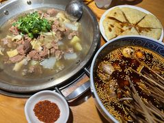 -大众跷脚牛肉馆·非遗传承单位(峨眉山店)