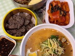 -服务大楼冷面(延大店)