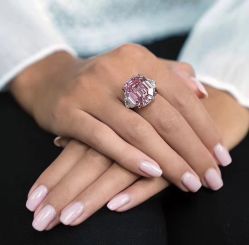 -威德钻石-克拉钻大本营(南京东路店)