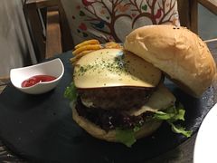 -HIGH FIVE哈福手工汉堡(桂林路店)