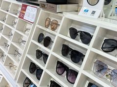 -诺柯视眼镜-蔡司依视路官方工厂店(淞南一店)