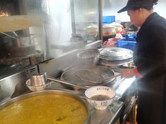 -裕新楼粉面馆·石磨手工粉(四方坪店)