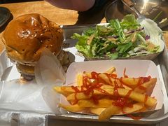 -HUZI虎滋精酿餐吧(京西大悦城店)