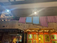 -香巴拉云南餐厅(华莱坞店)