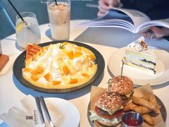 -洪小鹏生活美学馆(领SHOW天地店)