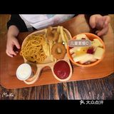 女儿很喜欢这里都不想吃东西就想去玩