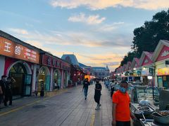 -布尔津河堤夜市