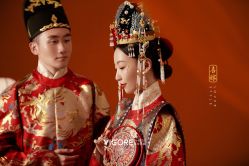 -雪中彩影婚纱摄影·微光艺术中心