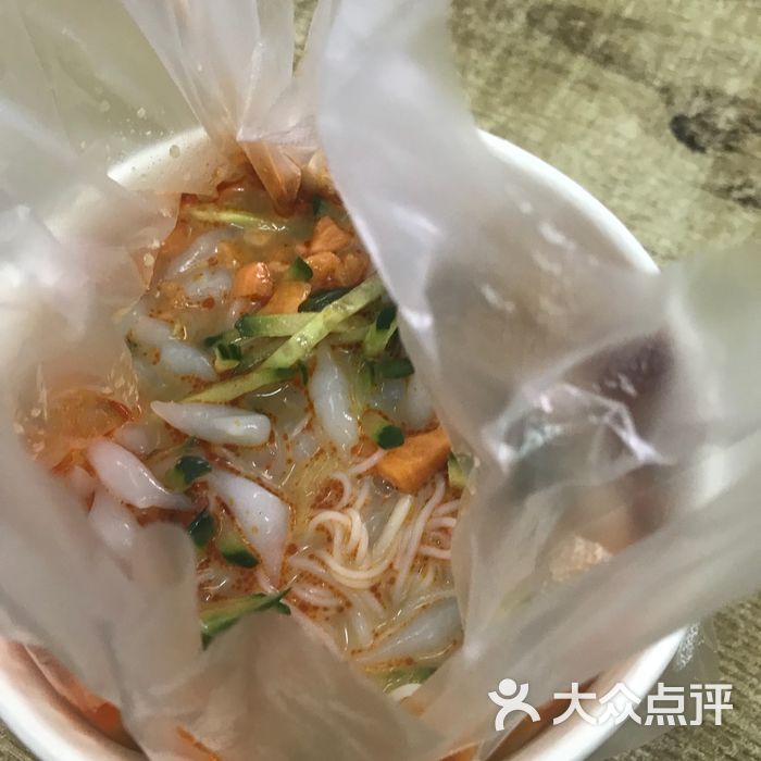 蛙鱼粉丝臭豆腐