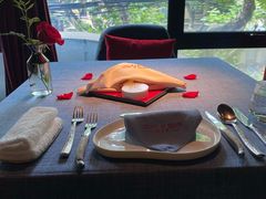 -弦月窗LUNETTE BY AMANDA(复兴路店)