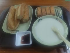 -禾诗夜市大饼油条(松江店)