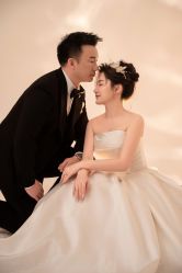 -雪中彩影婚纱摄影·微光艺术中心