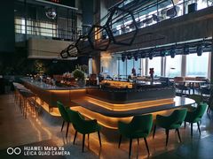 -The ROOF (通盈中心店)