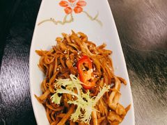 酱香干煸野山菌-柒园·三十年创意杭帮菜(龙湖滨江天街店)