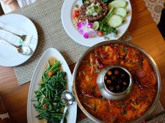 -Chom Cafe and Restaurant