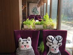 靠窗位-怪兽炸鸡.轻沙拉(锦州店)