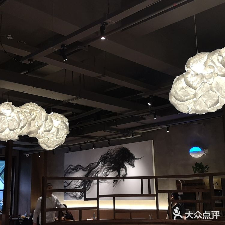 谢大牛馆的老店在德胜那边，简直就是一家神店，永远排着队