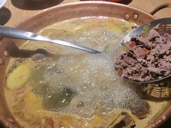 -洱火云南酸菜牛肉火锅(石景山当代商城店)