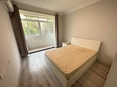 -上海游泳馆(地铁站)