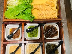 -五谷丰登农家院·地道胶东菜·海鲜烧烤(威海店)