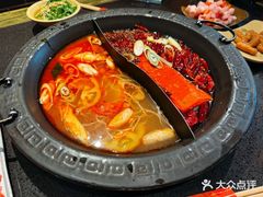 -宽板凳老灶火锅(台湾街店)