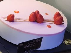 草莓芝士蛋糕冰淇淋-DQ·蛋糕·冰淇淋(融创茂店)