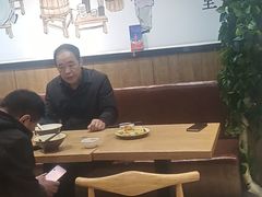 大堂-三好食堂(煎饺·馄饨·肉饼米线·盛世广场店)