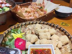 -老滇山寨•云南特色菜•地方菜•民族风情歌舞表演(金碧店)