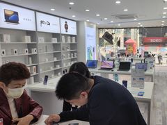 -荣耀授权专卖店(黄浦浙江中路店)