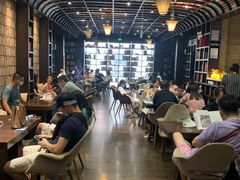 -钟书阁(松江泰晤士小镇店)