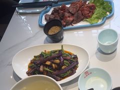 -乔家小院•非遗驴肉•本地小海鲜(滨河路店)