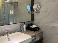 -优逸酒店(柳州窑埠古镇万象城店)