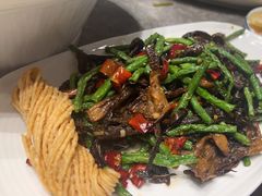 -闫府私房菜(恒隆店)