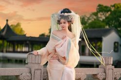 -一揽芳华汉服旗袍体验馆(拙政园店)