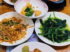 -正宗普宁豆干坊·洪记砂锅粥(红领巾路店)