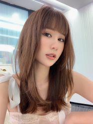 -MODEL'S HAIR