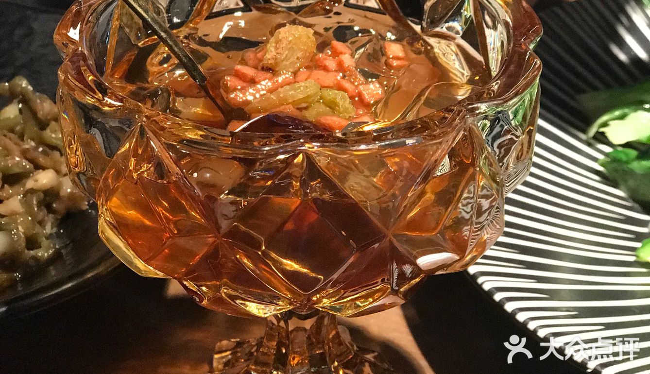 探店：黄晓猫剁椒大鱼头[调皮]